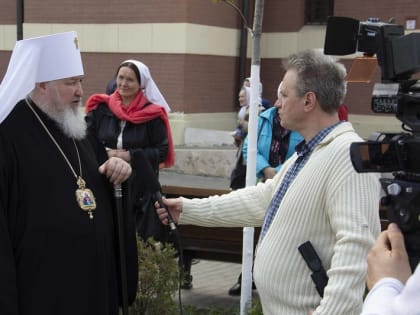 В Неделю 2-ю по Пасхе митрополит Кирилл совершил Литургию в храме иконы Божией Матери «Отрада и Утешение» на Ходынском поле