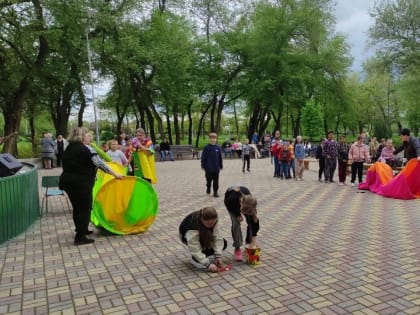 1 мая — Праздник весны и труда.