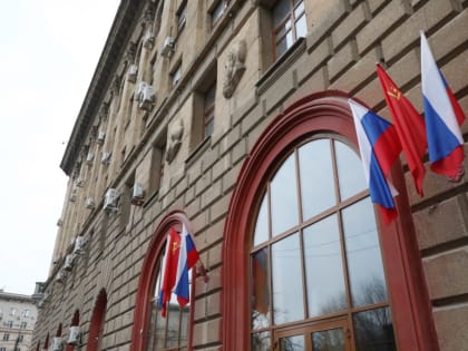 Ректор ВолгГМУ Владимир Шкарин поздравляет с Днем защитника Отечества