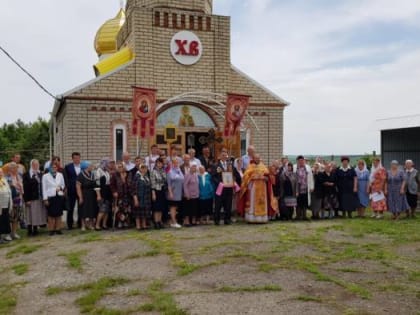 Престольный праздник отметили в храме святителя Николая Чудотворца станицы Воровсколесской