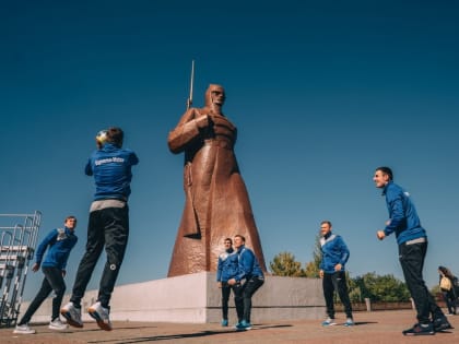 В Ставрополе установили новый пешеходный мост у родников Корыта