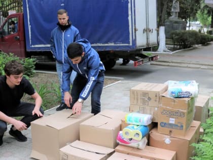 Активисты «Единой России» передали в пункты временного размещения беженцев в Ставрополе адресную гуманитарную помощь