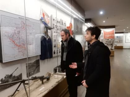 Экскурсия активистов дискуссионного клуба любителей истории «Реки Времен» в Национальный музей Республики Северная Осетия –  Алания, посвященная 80-летию Победы в Великой Отечестве