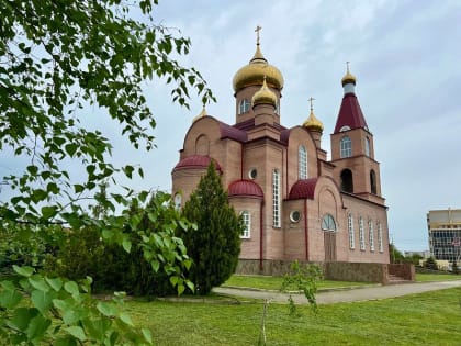 Викарий Нижегородской епархии епископ Сормовский Иннокентий совершил Божественную литургию в Михайловском соборе города Михайловска