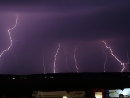 Гроза и дождь ожидаются на Ставрополье 14 и 15 мая