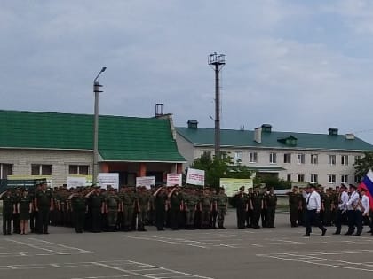 Клирик епархии благословил военнослужащих перед началом летнего учебного периода