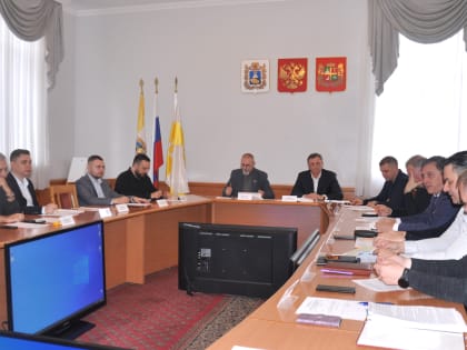 В городской Думе прошли заседания комитетов по вопросам ЖКХ и градостроительству