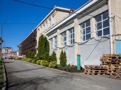 Глава Ставрополя проверил ход капитального ремонта в двух школах