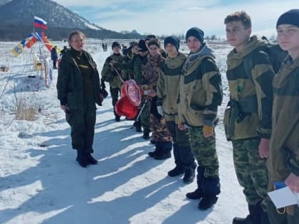 В Пятигорске прошло традиционное массовое восхождение молодежи на вершину горы Бештау