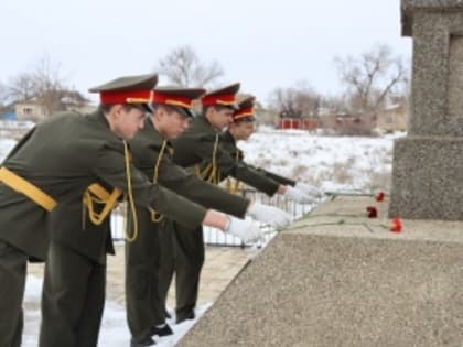 «Нашим героям»