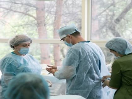 Важная встреча: донор костного мозга из Кирова встретила мальчика из Ставрополя