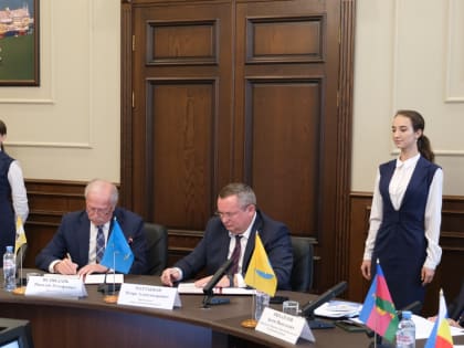 Дума Ставропольского края заключила соглашение о межпарламентском сотрудничестве с Астраханской областью