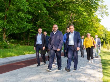 Глава Ставрополя проверил готовность Комсомольского пруда к началу купального сезона