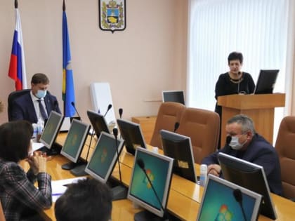 В администрации округа продолжаются отчёты руководителей структурных подразделений администрации и подведомственных учреждений