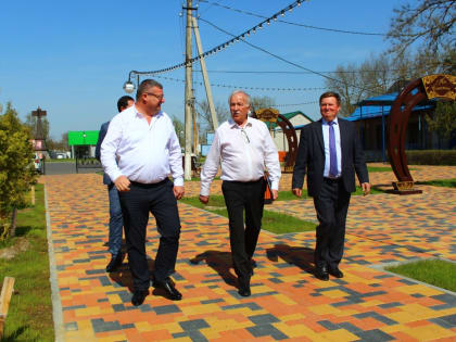Николай Великдань проверил реализацию социальных проектов в Степновском округе