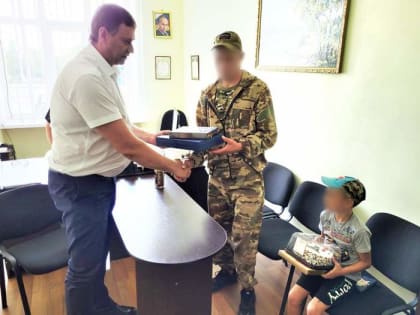 Глава округа провел встречу с военнослужащими-участниками специальной военной операции, которые вернулись домой в краткосрочный отпуск