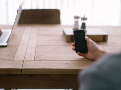 В Минводах сотрудница увеселительного заведения похитила деньги со счетов клиента