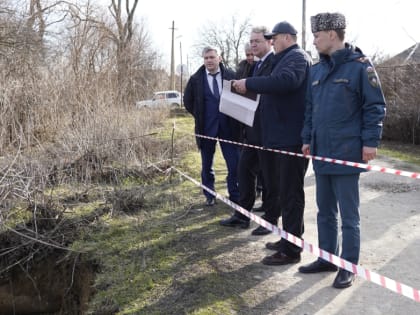 ГУБЕРНАТОР СТАВРОПОЛЬЯ ПОРУЧИЛ ОБЕСПЕЧИТЬ БЕЗОПАСНОСТЬ ЛЮДЕЙ ПОСЛЕ ОПОЛЗНЯ В СТАНИЦЕ НОВОТРОИЦКОЙ