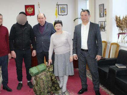 Жители района продолжают заключать контракты на военную службу