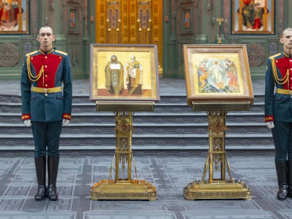Митрополит Кирилл возглавил праздничное Богослужение в Главном храме Вооруженных Сил