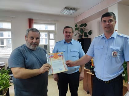 В Пятигорске сотрудники Госавтоинспекции поздравили водителей с профессиональным праздником  - Днем работника автомобильного и городского пассажирского транспорта