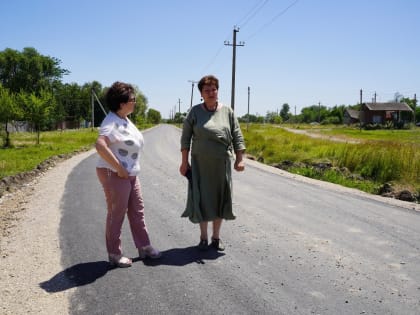 В селе Солуно-Дмитриевском завершено устройство пешеходных дорожек по четырем улицам и отремонтированы дороги двух улиц