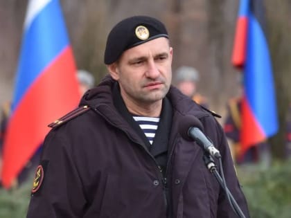 Глава Невинномысска поздравил с днем рождения Героя России Артема Жогу