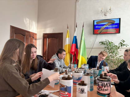 Волонтеры села Орловка сделали окопные свечи для участников СВО