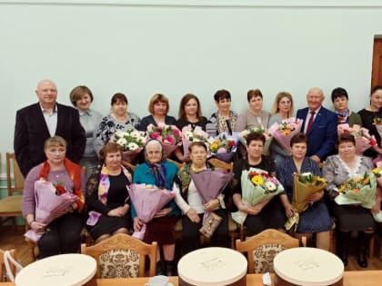 Глава округа встретилась с женами и мамами сыновей, погибших при исполнении воинского долга