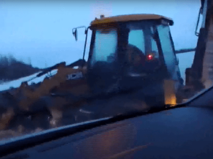 Пьяного водителя экскаватора поймали на Ставрополье