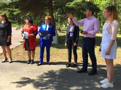 В рамках партпроекта «Городская среда» в Труновском районе прошел рейд по контролю качества благоустроенных объектов