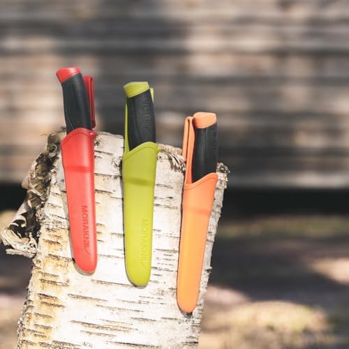 Vue 2 de Mora Kniv Couteau Companion