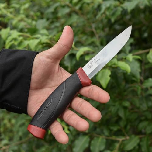 Vue 4 de Mora Kniv Couteau Companion