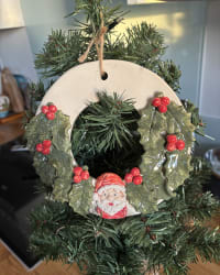 Handmade Ceramic Christmas Wreath Wall Hanging – Santa Holly Decoration 16cm – view 3