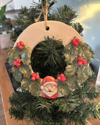 Handmade Ceramic Christmas Wreath Wall Hanging – Santa Holly Decoration 16cm – view 4