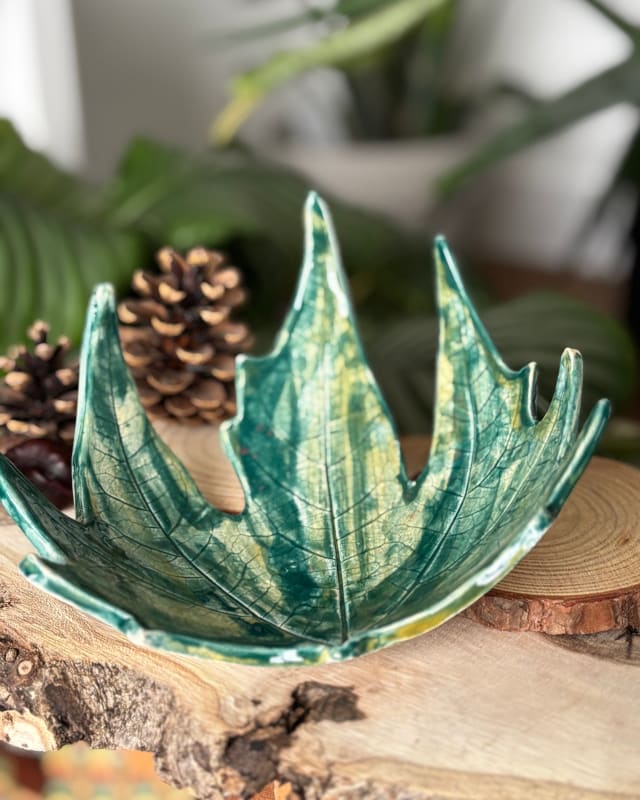 🍃 Turquoise Leaf Ceramic Dish - Nature-Inspired Handmade Trinket