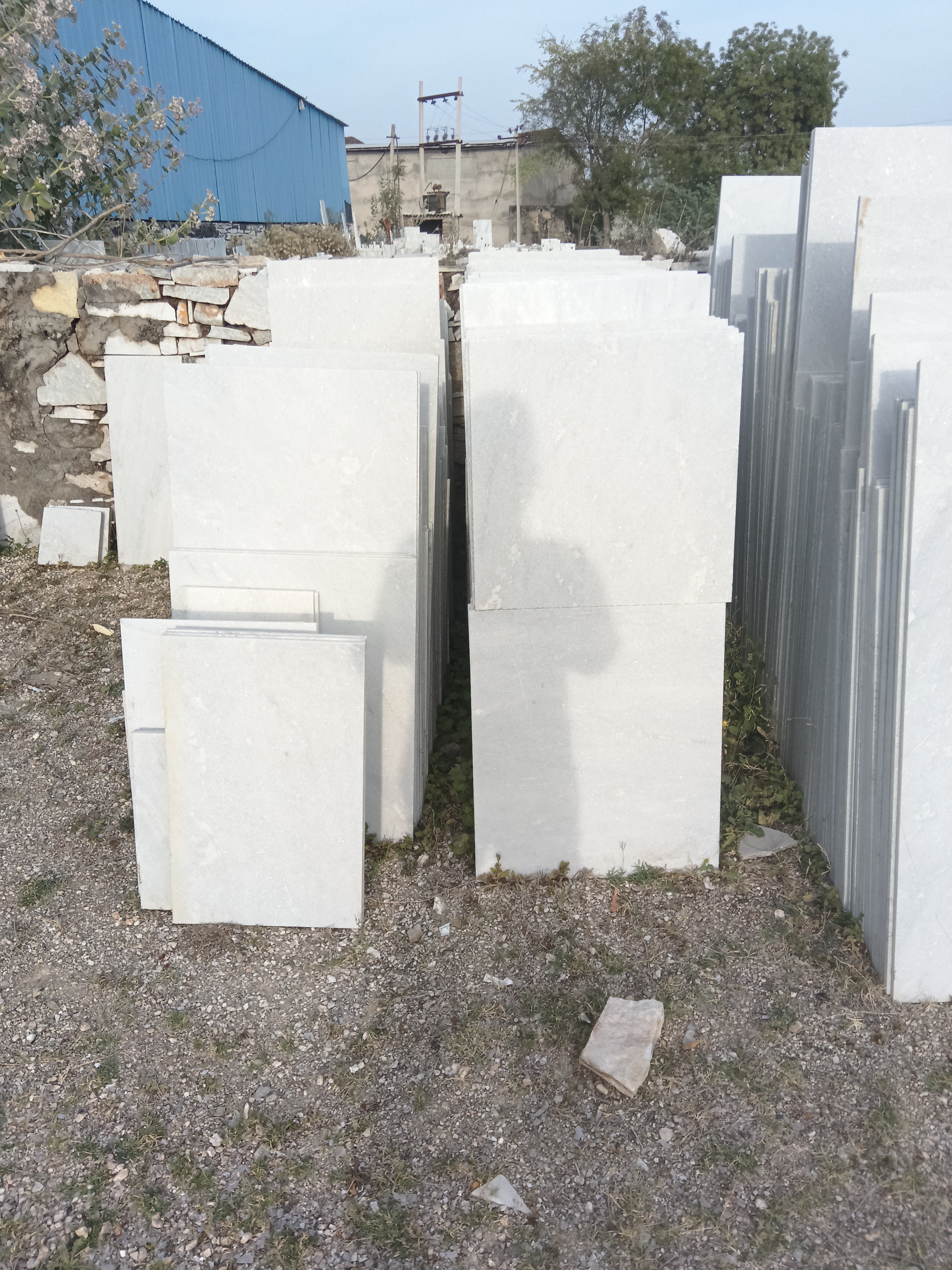 Nizarna white  detail 3
