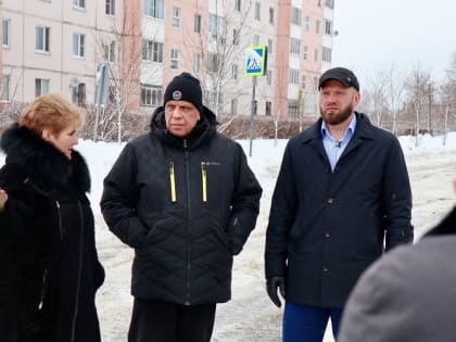 14 февраля провели очередной объезд по городу. Проехались по дворовым территориям на которые поступали жалобы от жителей