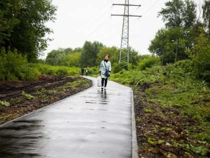 Руслан Заголовацкий проверил благоустройство народной тропы от улицы Торфобрикетной до Моторного проезда