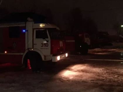 В Красногорске горит склад с вторсырьем