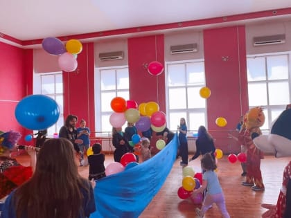 Юные тучковцы веселились со Смешинкой и Хохотушкой