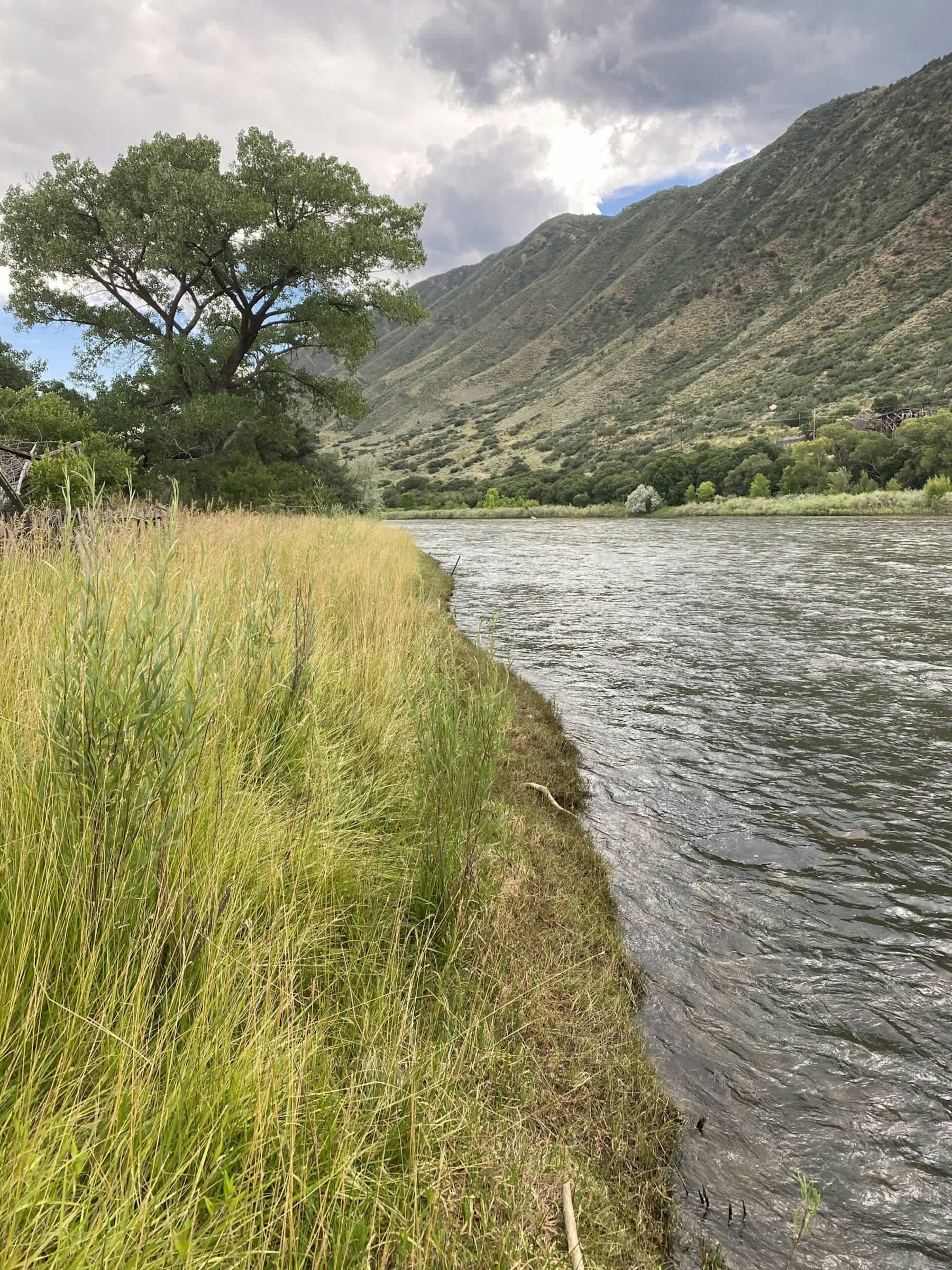 property_data/0Nvm2PfDOYJRHFCKsIVq/pictures/[RW] Colorado River Grand Hogback_10.jpg