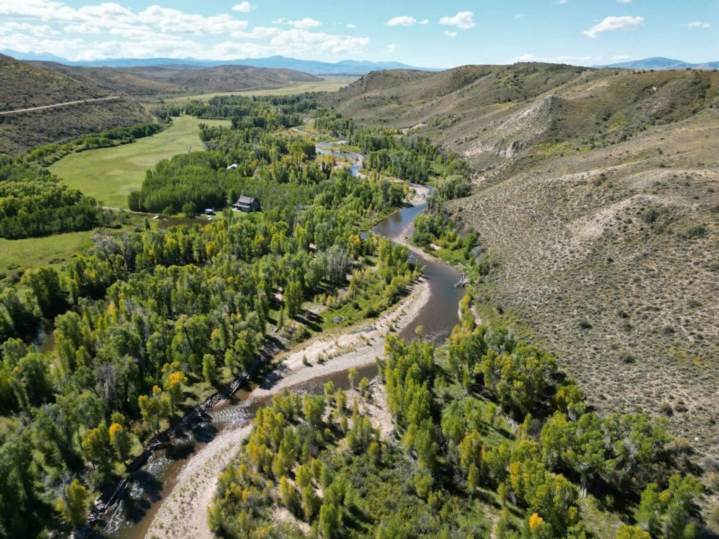 property_data/A2qRLrioHKqhPFl2NK9B/pictures/[RW] Bear River Scenic Getaway_12.jpg