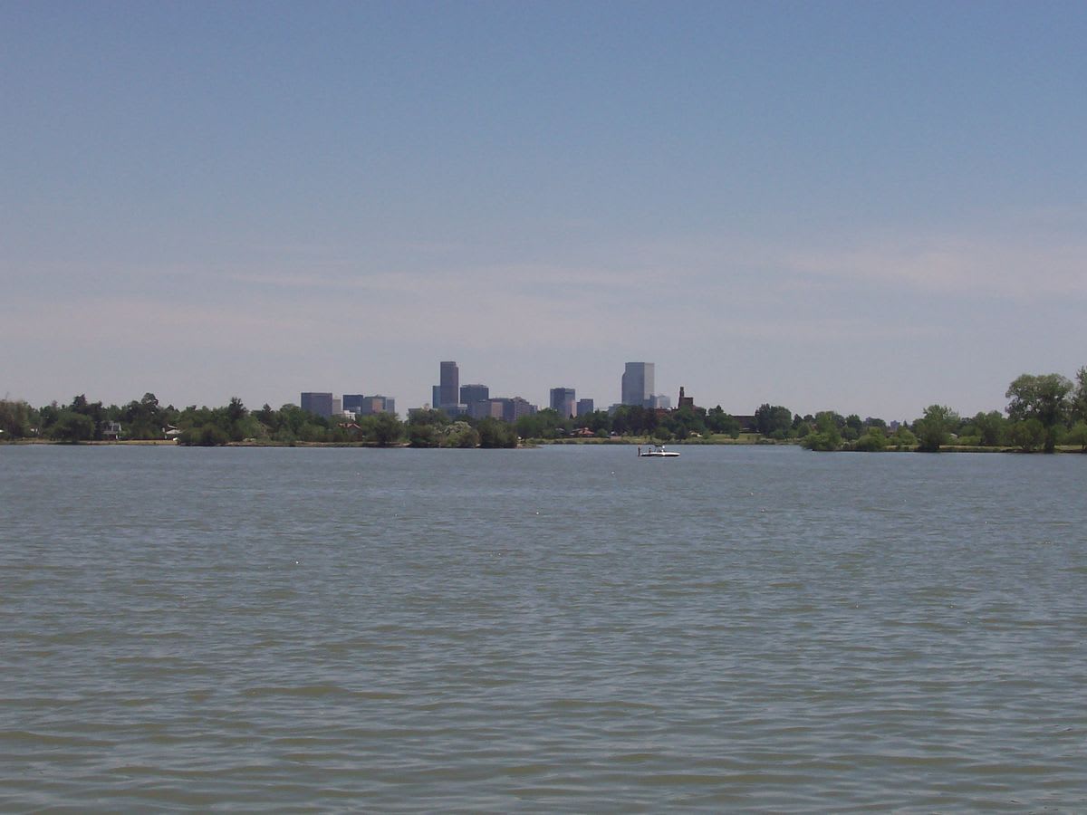 property_data/g5kOSOxhIzS5CB2PzJPi/pictures/Looking_east_from_Sloan's_Lake_towards_Downtown_Denver_(1_July_2008)_1200x1200.jpeg