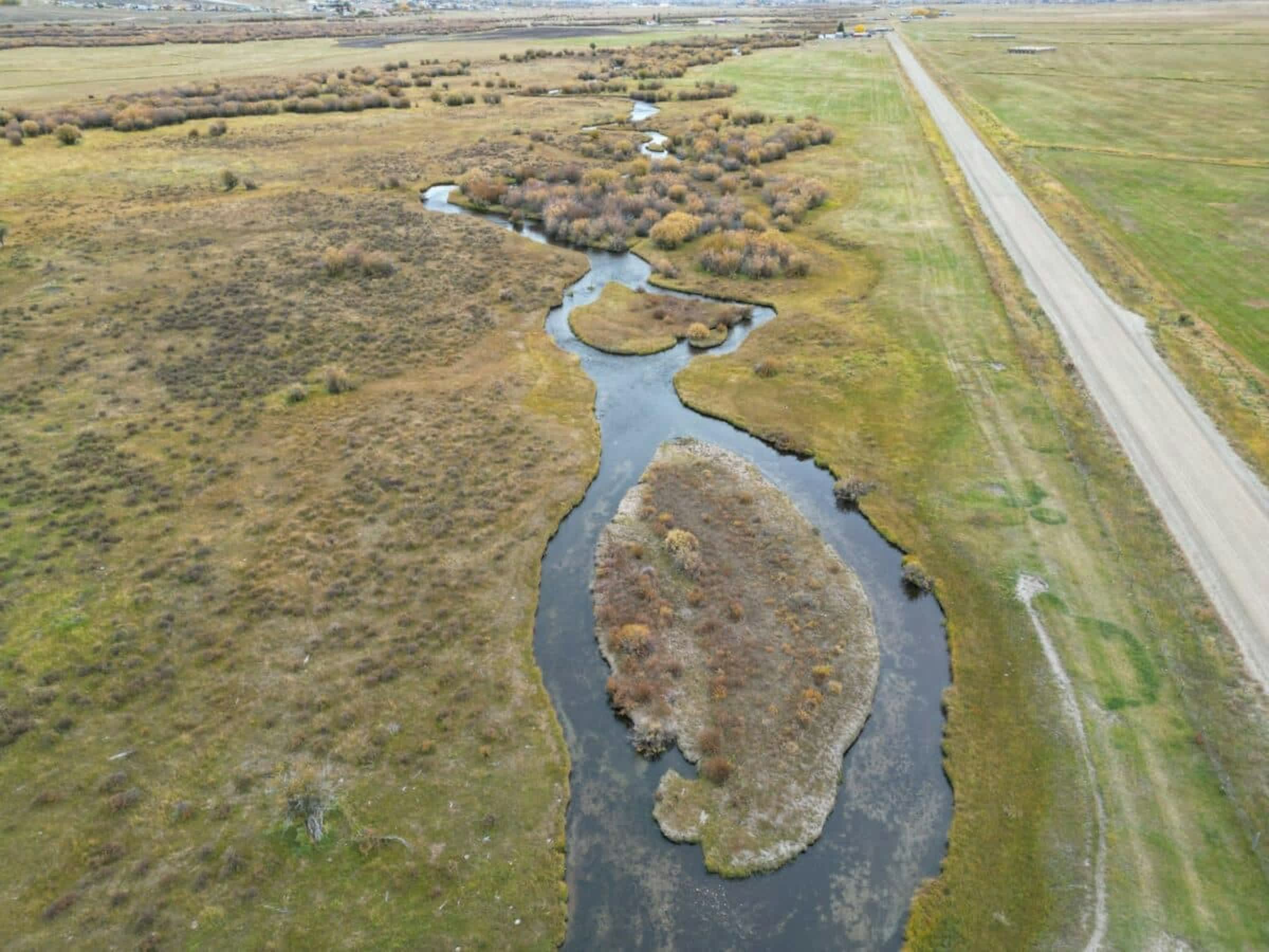 property_data/zDAs7t9aL44kfB3rrD0J/pictures/[RW] Peaceful Pinedale Ranch_11.jpg