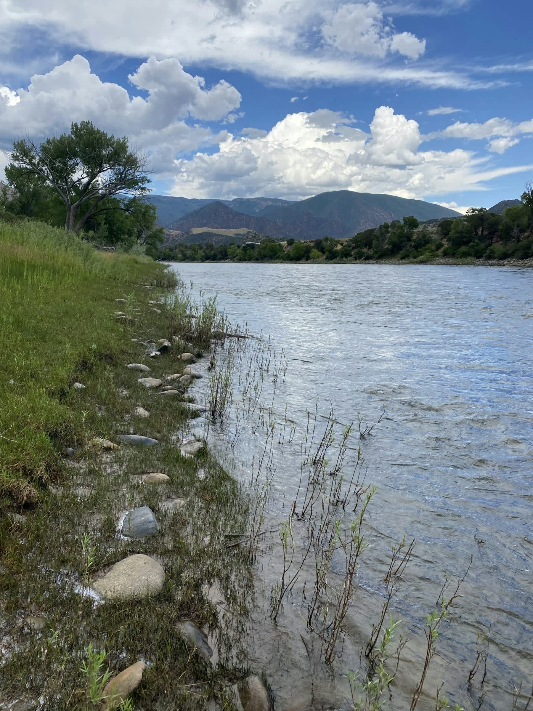 property_data/0Nvm2PfDOYJRHFCKsIVq/pictures/[RW] Colorado River Grand Hogback_2.jpg