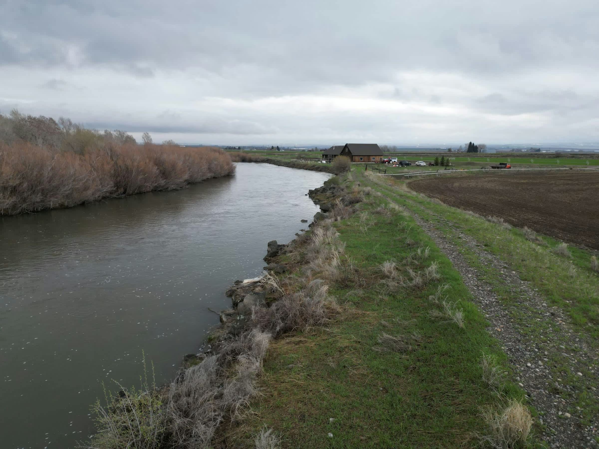 property_data/7BERZfjCwTz8BlBhmfdo/pictures/[RW] Teton River Escape_1.jpg