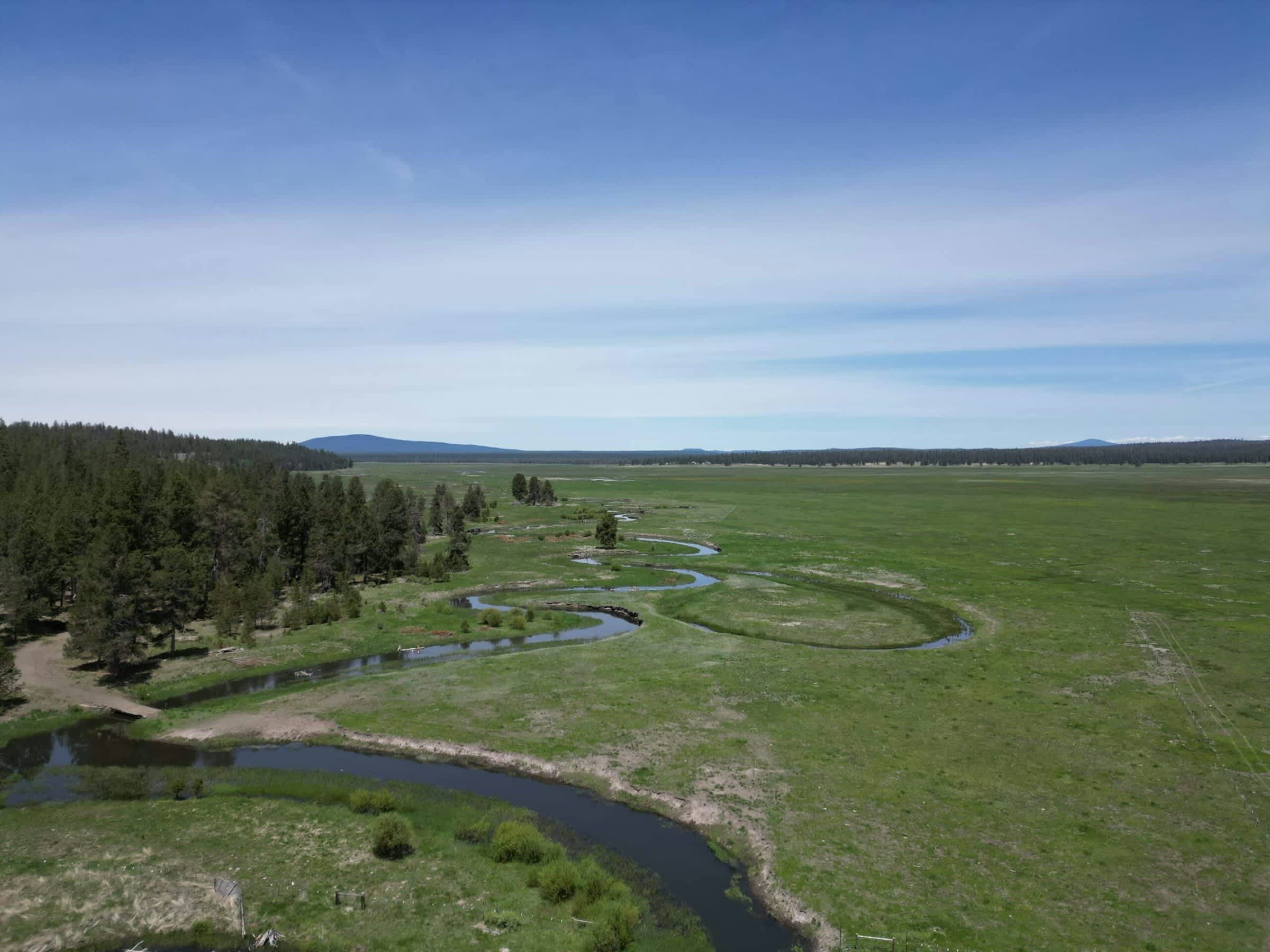 property_data/baseHbqVdgzyEkyCsuTw/pictures/[RW] Williamson River Meandering Ranch_1.jpg
