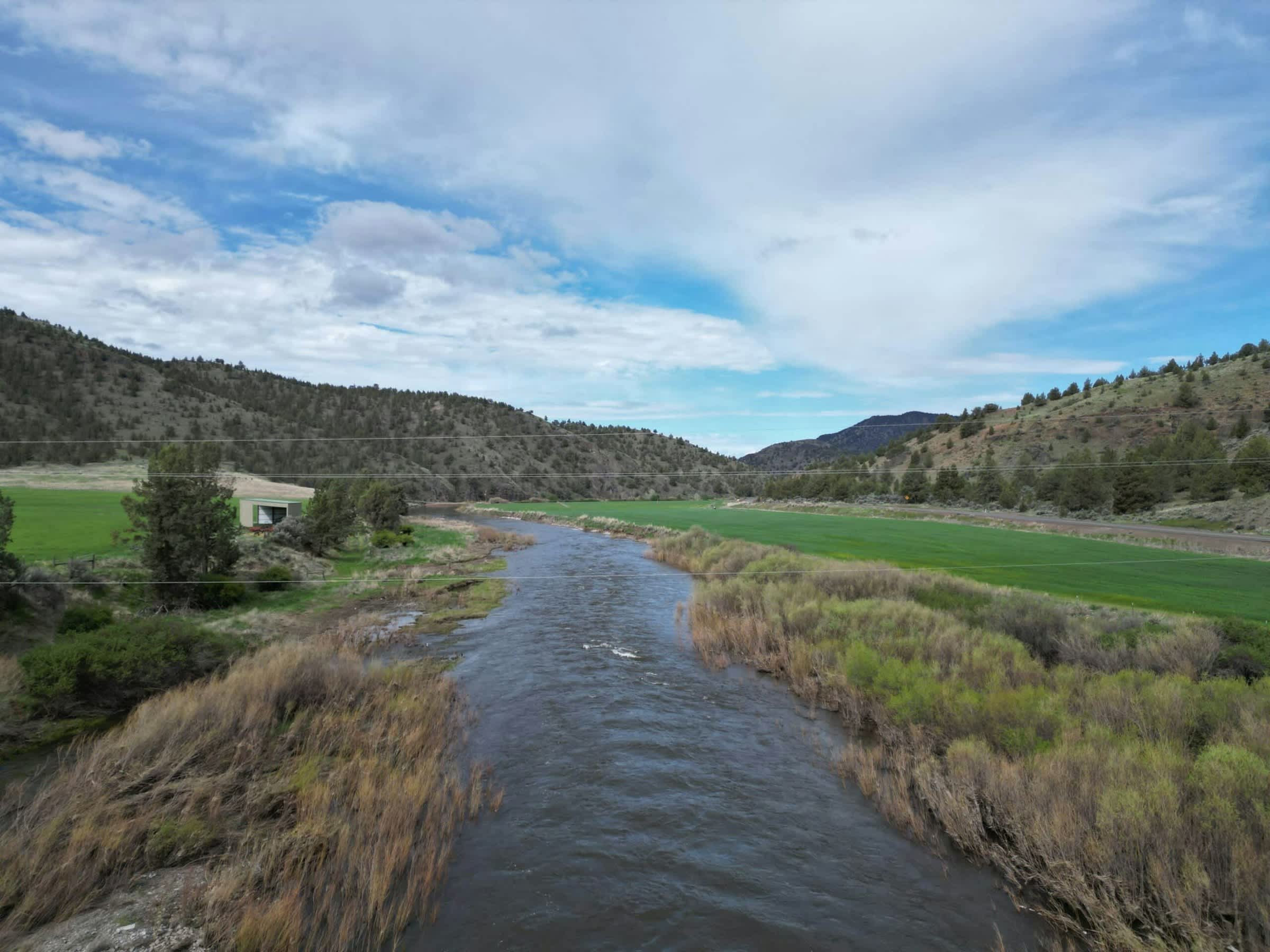 property_data/cgjEGvK4S210wKboEu2X/pictures/[RW] Crooked River Basin_1.jpg