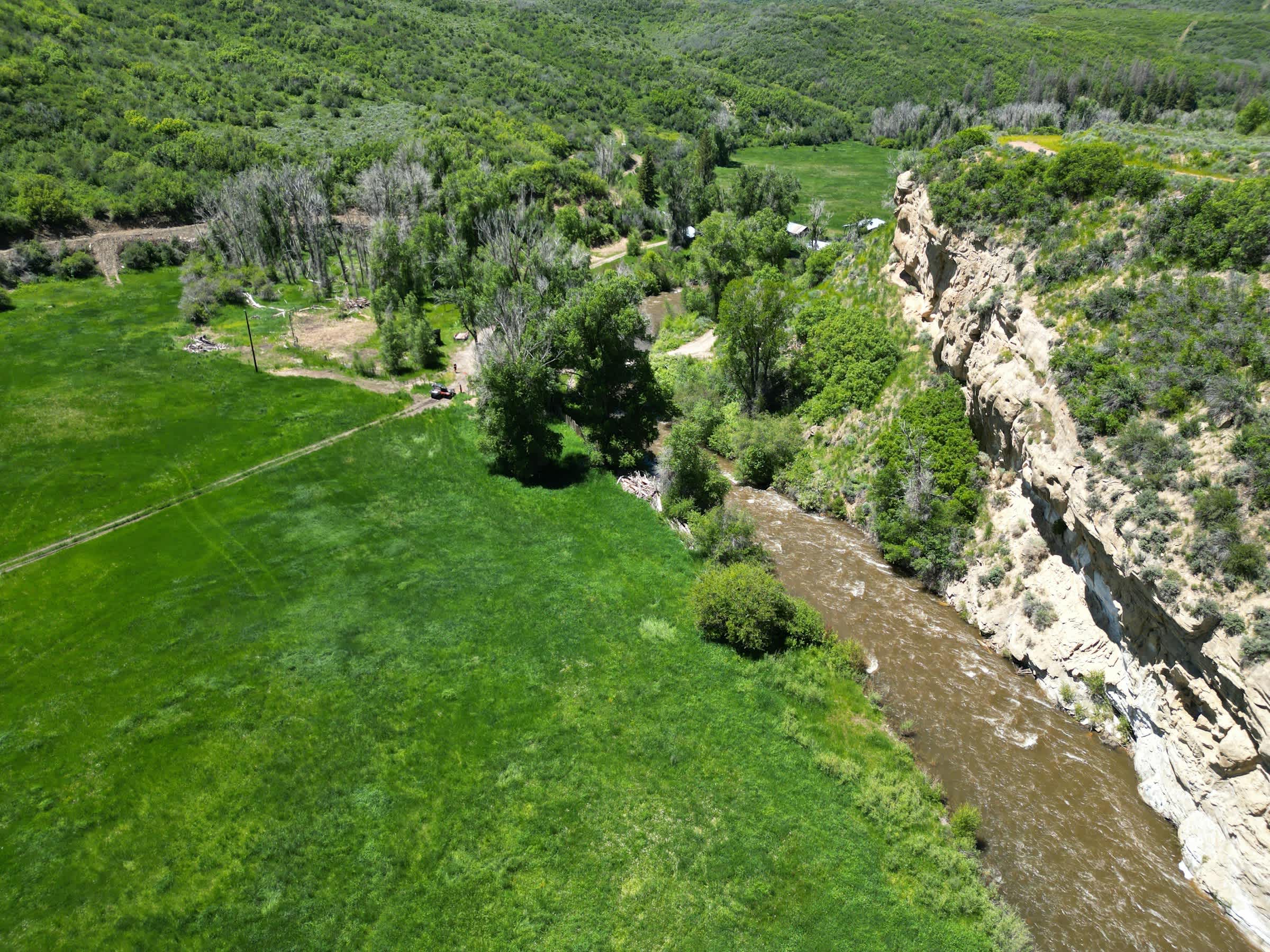 property_data/v6lSYwlv8JS0QowivLDf/pictures/[RW] Coffin Gulch Homestead_4.jpg